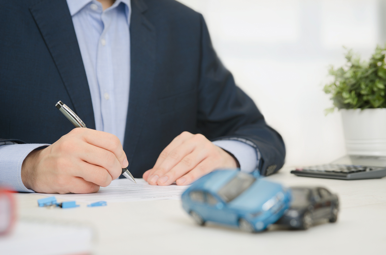 What Does a Phoenix Car Accident Lawyer Do?