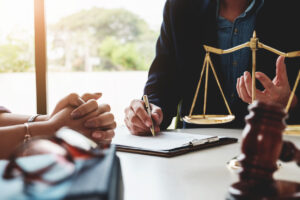 ¿Por qué elegir AJ Law, PLC para llevar mi caso de lesiones personales en Tucson?